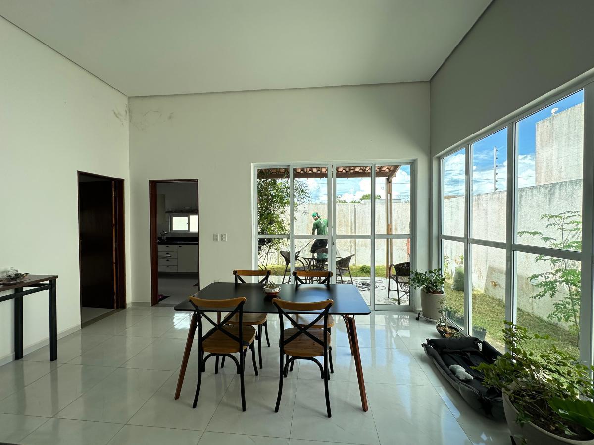 Casa de Condomínio à venda com 3 quartos, 252m² - Foto 4