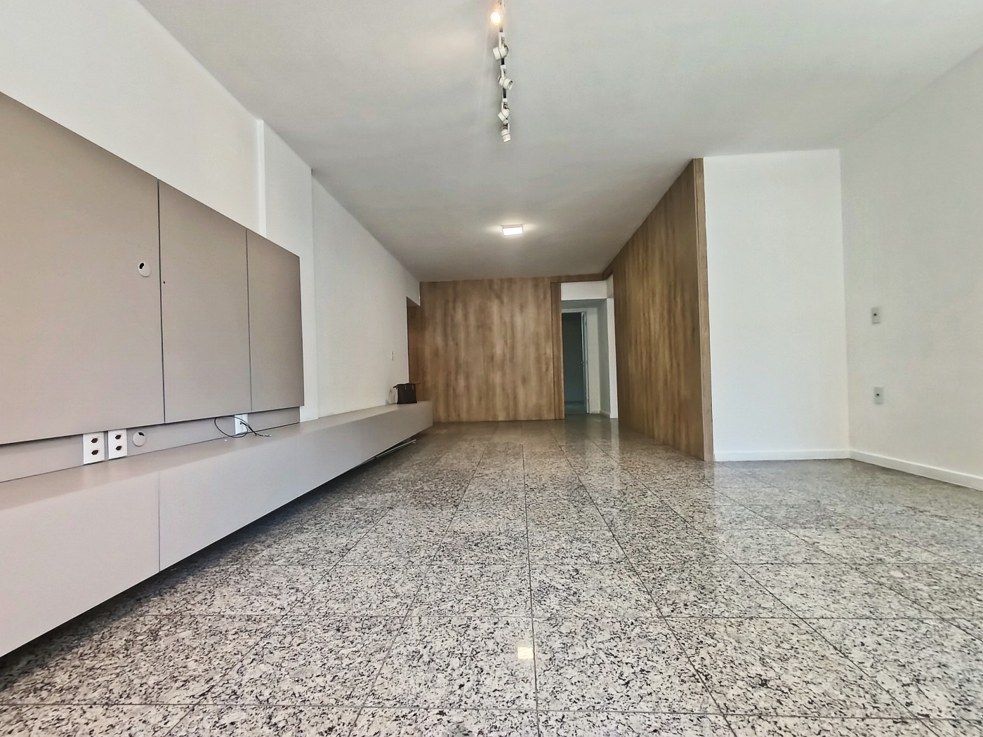 Apartamento à venda com 3 quartos, 129m² - Foto 2