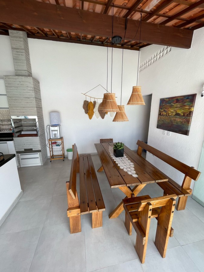 Casa à venda com 5 quartos, 200m² - Foto 4