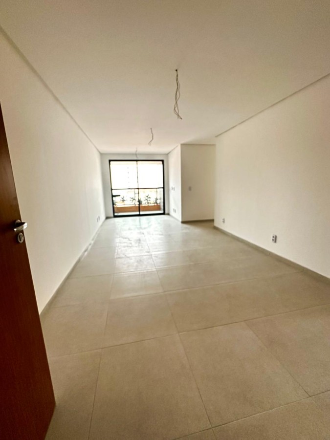 Apartamento à venda com 3 quartos, 77m² - Foto 1